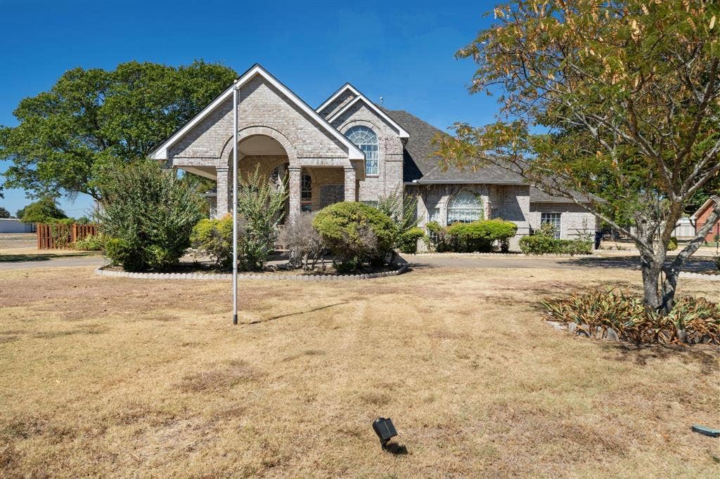 2941 N Mockingbird Lane, Midlothian, TX 76065