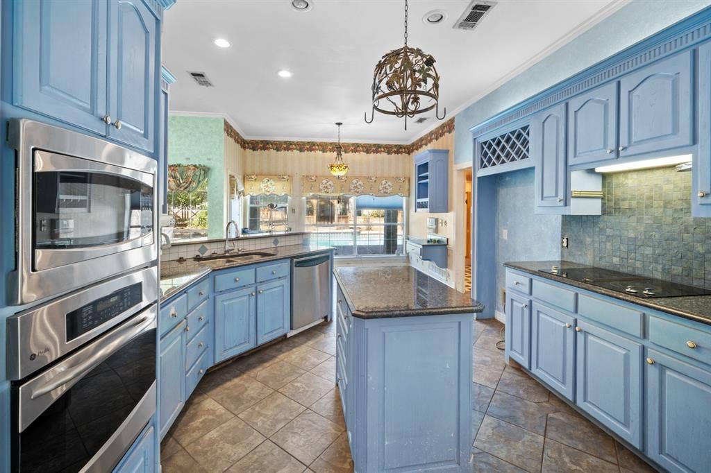 2941 N Mockingbird Lane, Midlothian, TX 76065