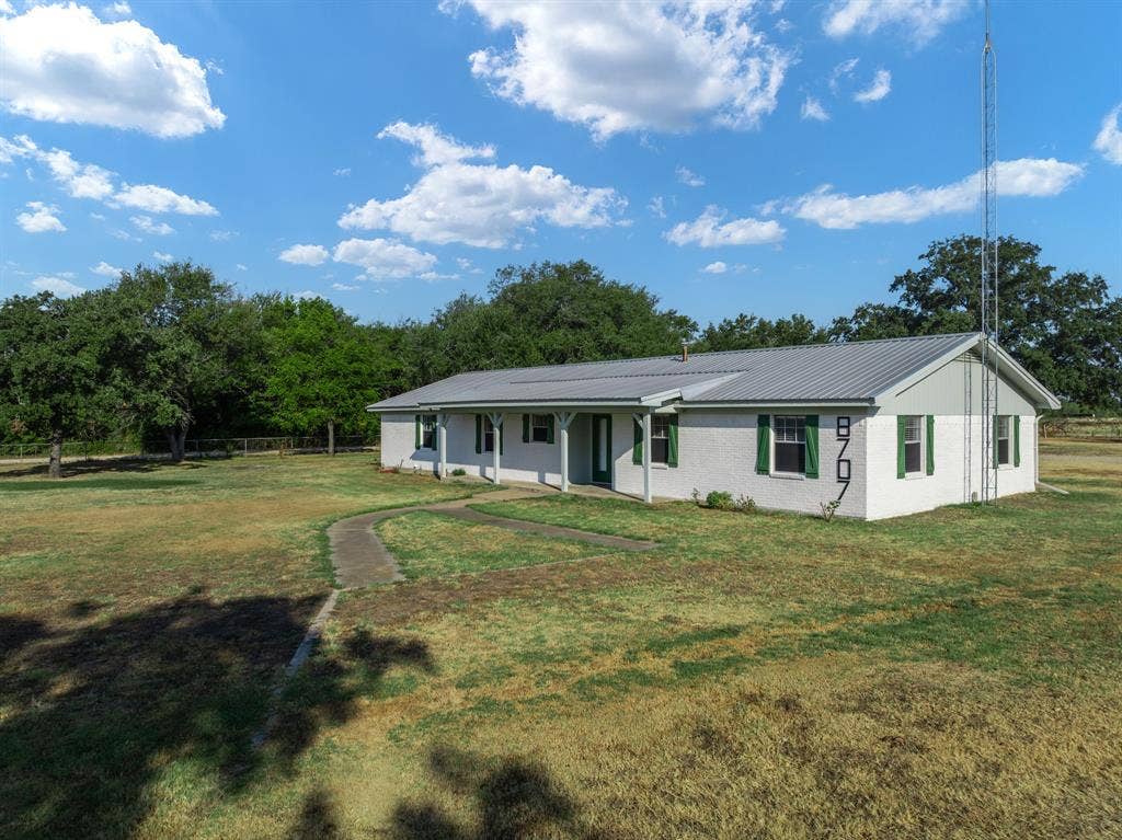 8707 E Highway 6, Riesel, TX 76682