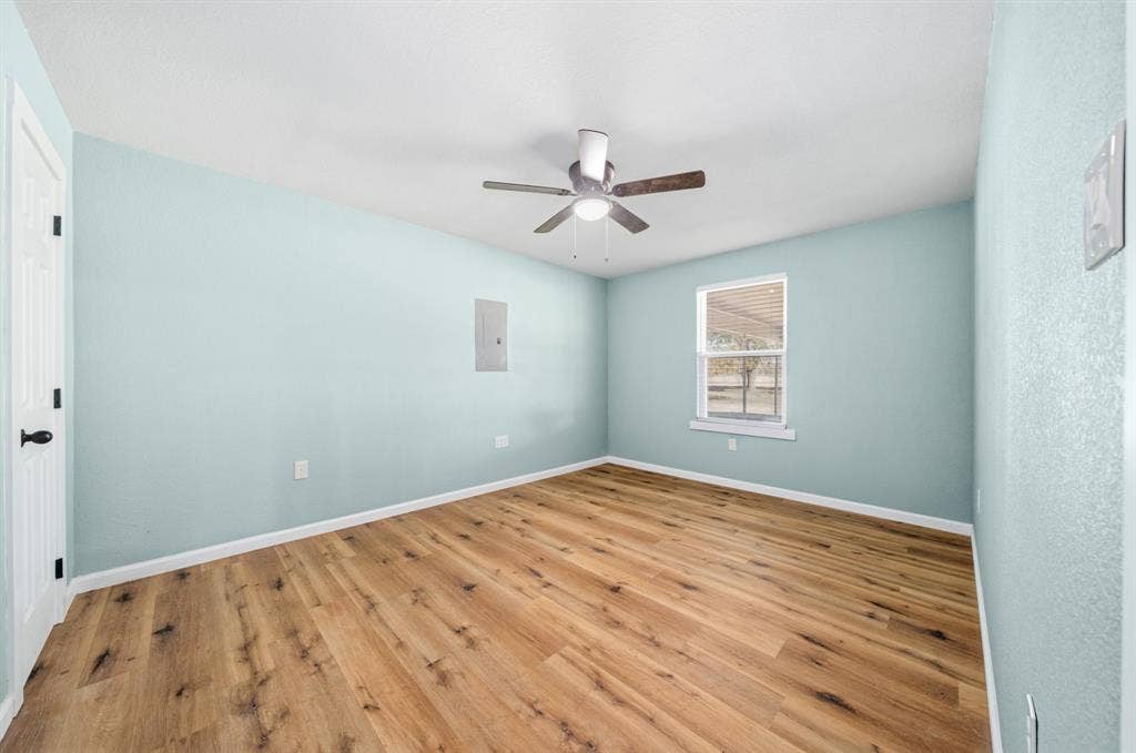 8707 E Highway 6, Riesel, TX 76682