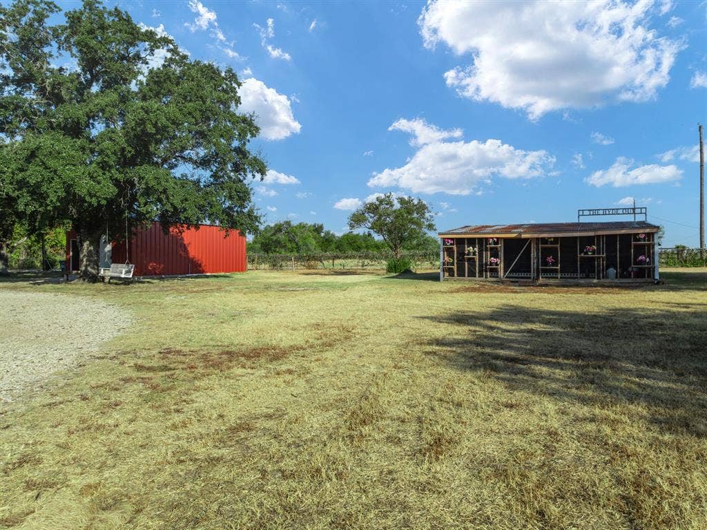 8707 E Highway 6, Riesel, TX 76682