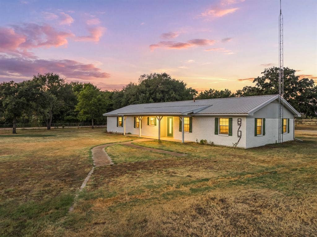 8707 E Highway 6, Riesel, TX 76682