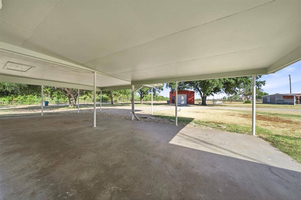 8707 E Highway 6, Riesel, TX 76682