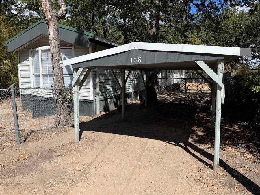 Property photo for 108 Dove Lane, Mabank, TX