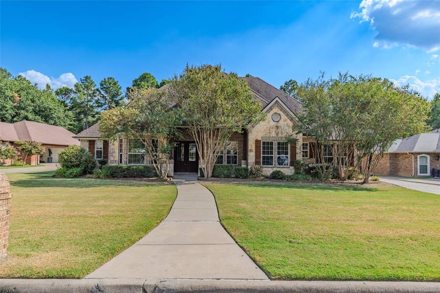 Property photo for 2007 Creekview Drive, Commerce, TX