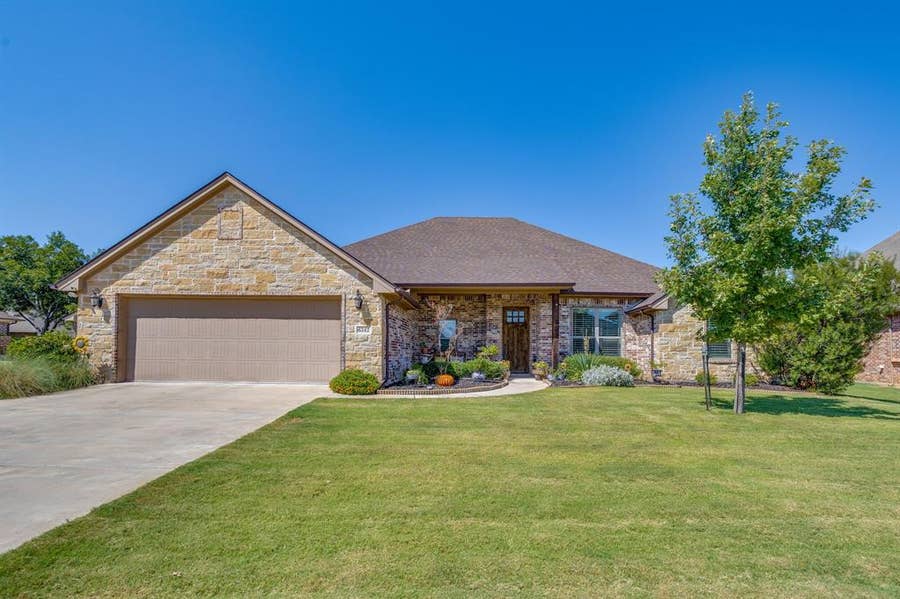 Property photo for 6342 Weatherby Road, Granbury, TX