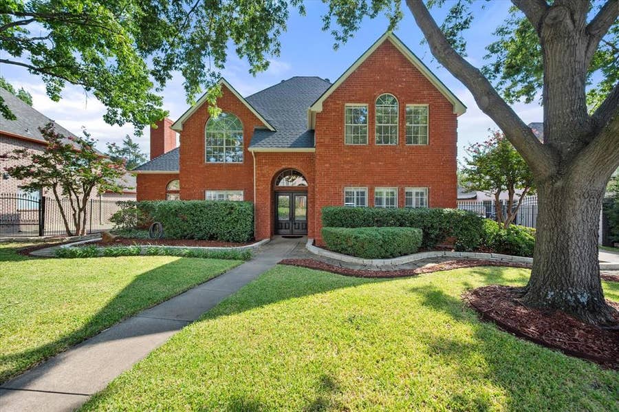 Property photo for 4211 Murwick Drive, Arlington, TX