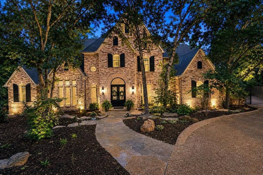 Property photo for 801 Huntington Court, Southlake, TX