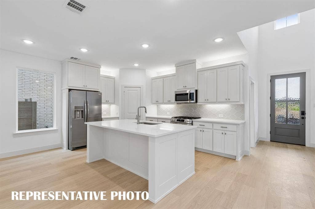 3601 Shepherd Way, McKinney, TX 75071 All the chef's in the family will enjoy ample prep and storage space in this dream kitchen! REPERESENTATIVE PHOTO