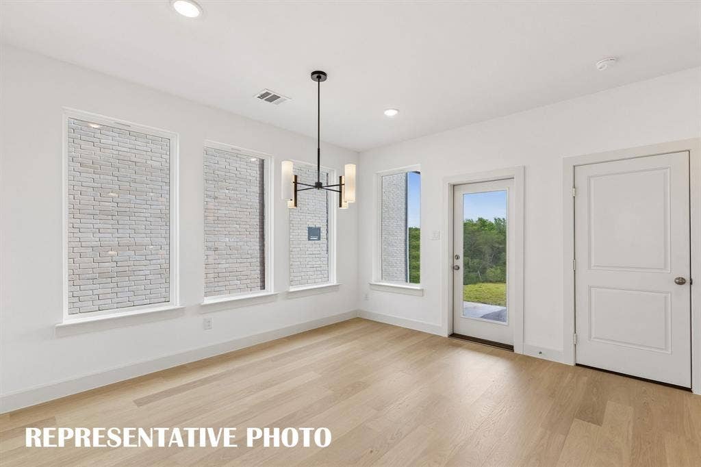 3601 Shepherd Way, McKinney, TX 75071 Whether it's lively dinner parties or cozy family gatherings, this dining room fits all occasions! REPRESENTATIVE PHOTO