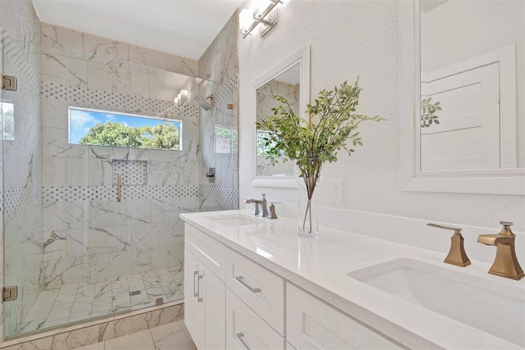 10827 Wallbrook Drive, Dallas, TX 75238 10827 Wallbrook Drive, Dallas, TX 75238
