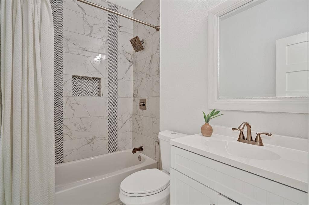 10827 Wallbrook Drive, Dallas, TX 75238 10827 Wallbrook Drive, Dallas, TX 75238