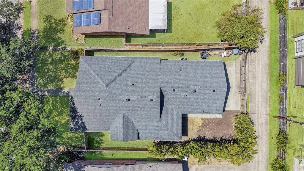 10827 Wallbrook Drive, Dallas, TX 75238 10827 Wallbrook Drive, Dallas, TX 75238