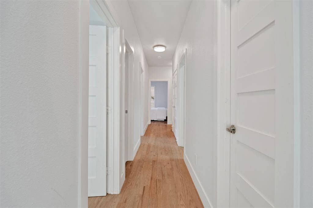 10827 Wallbrook Drive, Dallas, TX 75238 10827 Wallbrook Drive, Dallas, TX 75238
