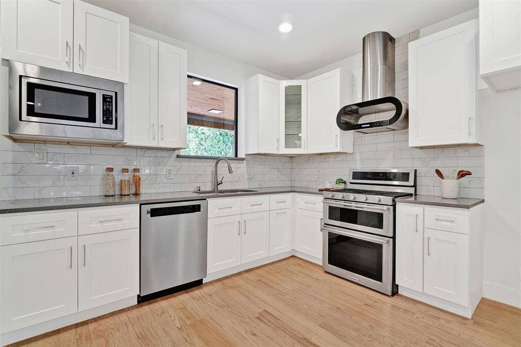 10827 Wallbrook Drive, Dallas, TX 75238 10827 Wallbrook Drive, Dallas, TX 75238