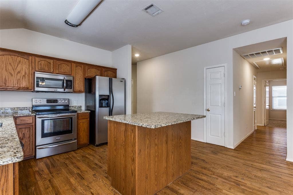 9710 Revolution Way, Frisco, TX 75033 9710 Revolution Way, Frisco, TX 75033
