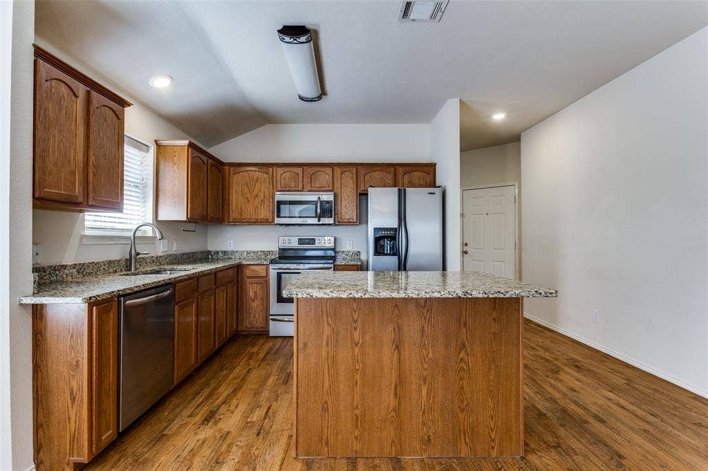 9710 Revolution Way, Frisco, TX 75033 9710 Revolution Way, Frisco, TX 75033