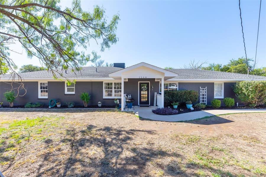 Property photo for 1208 Lytle Way Circle, Abilene, TX