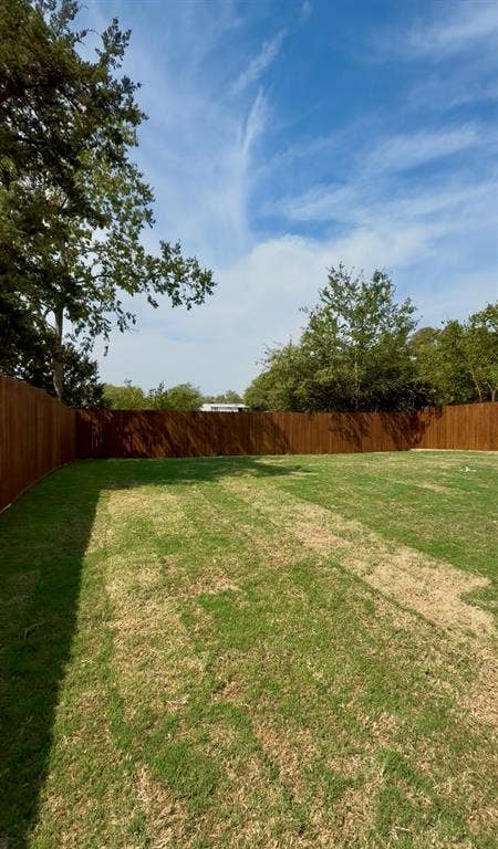 1445 Elk Creek Road, Dallas, TX 75253