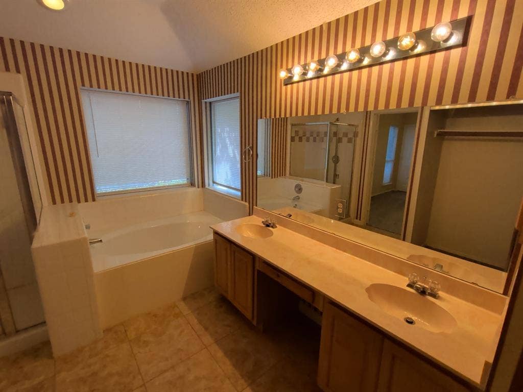 4819 Brady Court, Arlington, TX 76018 4819 Brady Court, Arlington, TX 76018