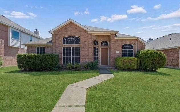 Property photo for 616 Kari Anne Lane, DeSoto, TX