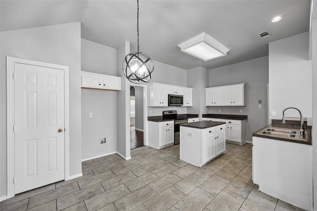 616 Kari Anne Lane, DeSoto, TX 75115 616 Kari Anne Lane, DeSoto, TX 75115
