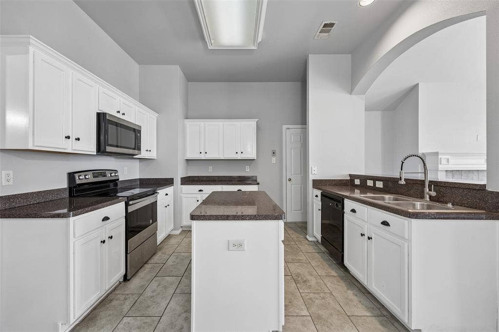 616 Kari Anne Lane, DeSoto, TX 75115 616 Kari Anne Lane, DeSoto, TX 75115