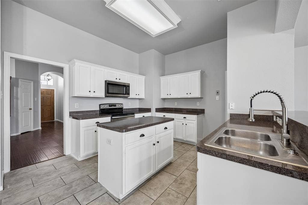 616 Kari Anne Lane, DeSoto, TX 75115 616 Kari Anne Lane, DeSoto, TX 75115