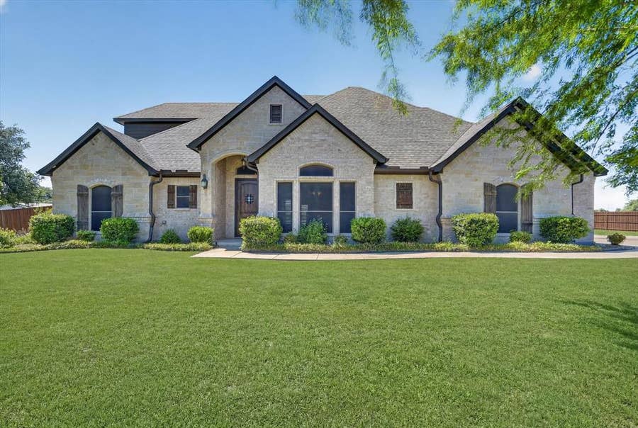 Property photo for 2000 Adams Lane S, Azle, TX