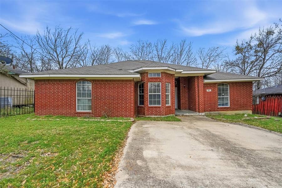 Property photo for 201 West Lane, West Tawakoni, TX