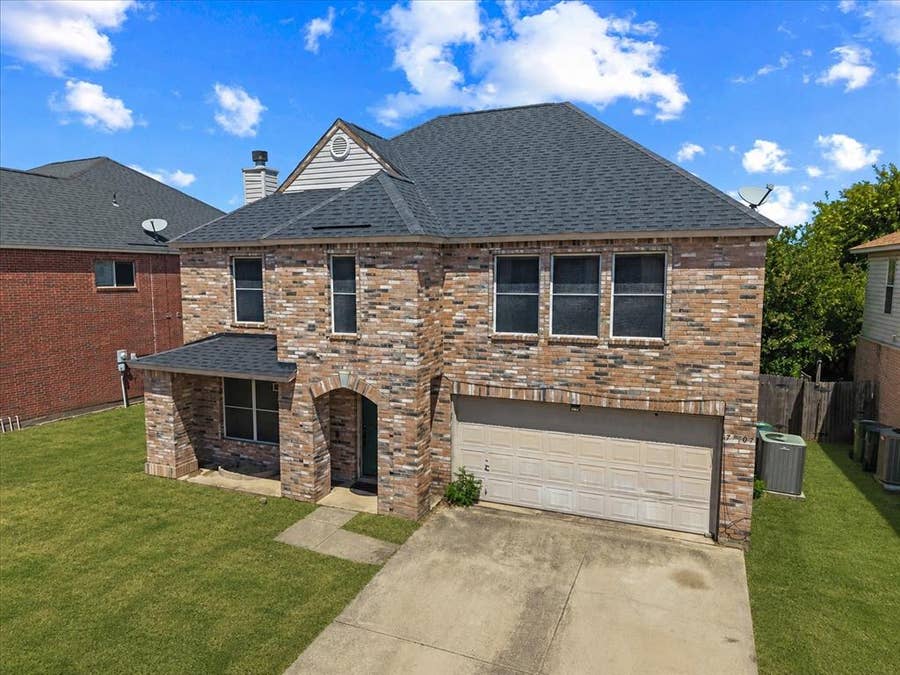 Property photo for 7207 Port Phillip Drive, Arlington, TX