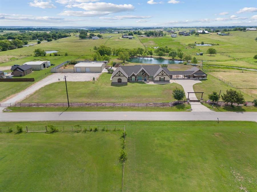 Property photo for 12190 Marion Road, Sanger, TX