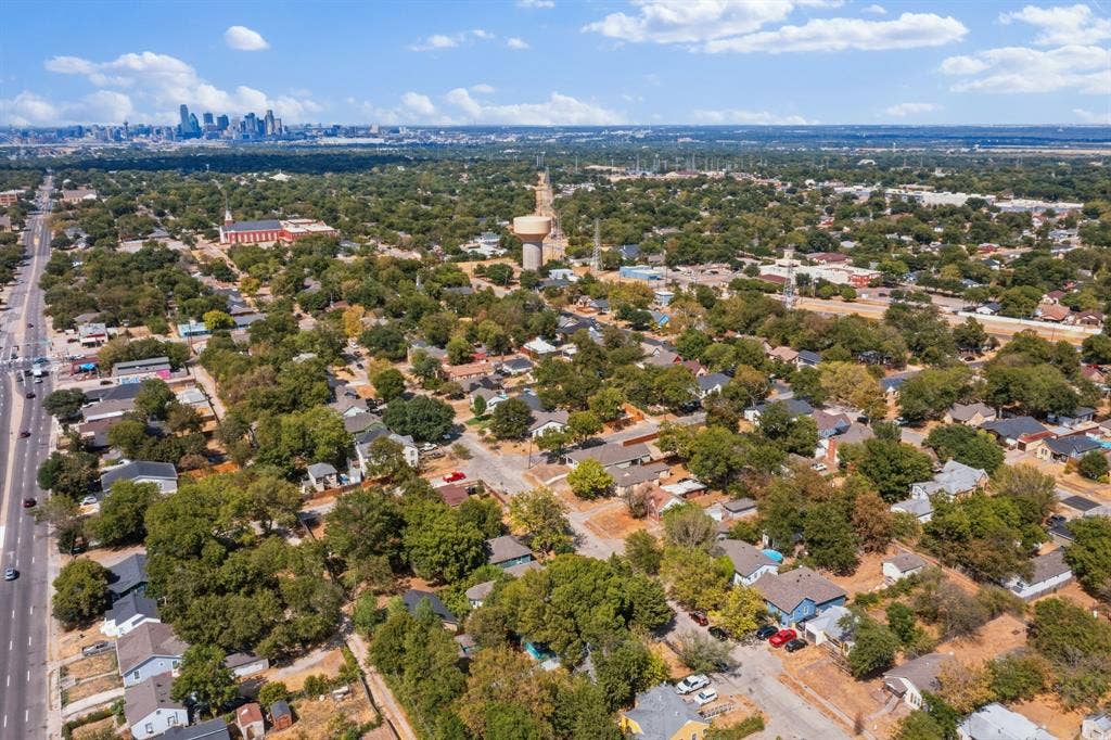 2900 Maryland Avenue, Dallas, TX 75216