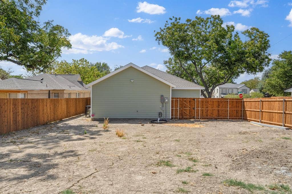 2900 Maryland Avenue, Dallas, TX 75216
