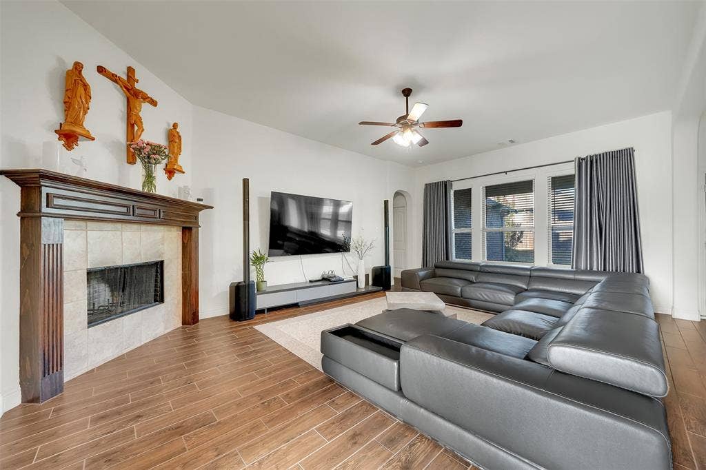 413 Tucker Trail, Midlothian, TX 76065 413 Tucker Trail, Midlothian, TX 76065