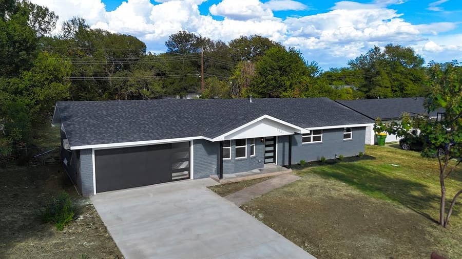 Property photo for 1121 Victoria Street, Bellmead, TX