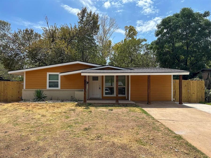 Property photo for 108 Jenny Kay Lane, Irving, TX