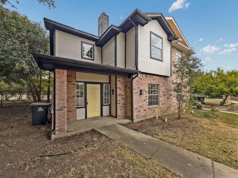 Property photo for 1020 Cheddar Court, Arlington, TX