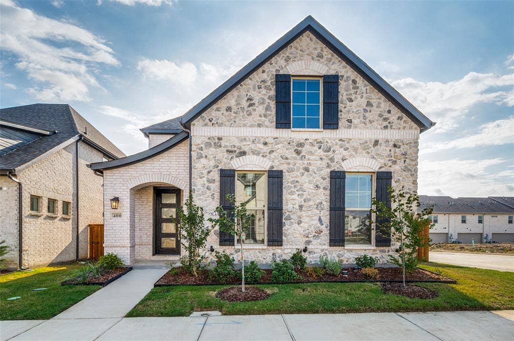 400 Buffalo Grass Drive, Euless, TX 76039 400 Buffalo Grass Drive, Euless, TX 76039