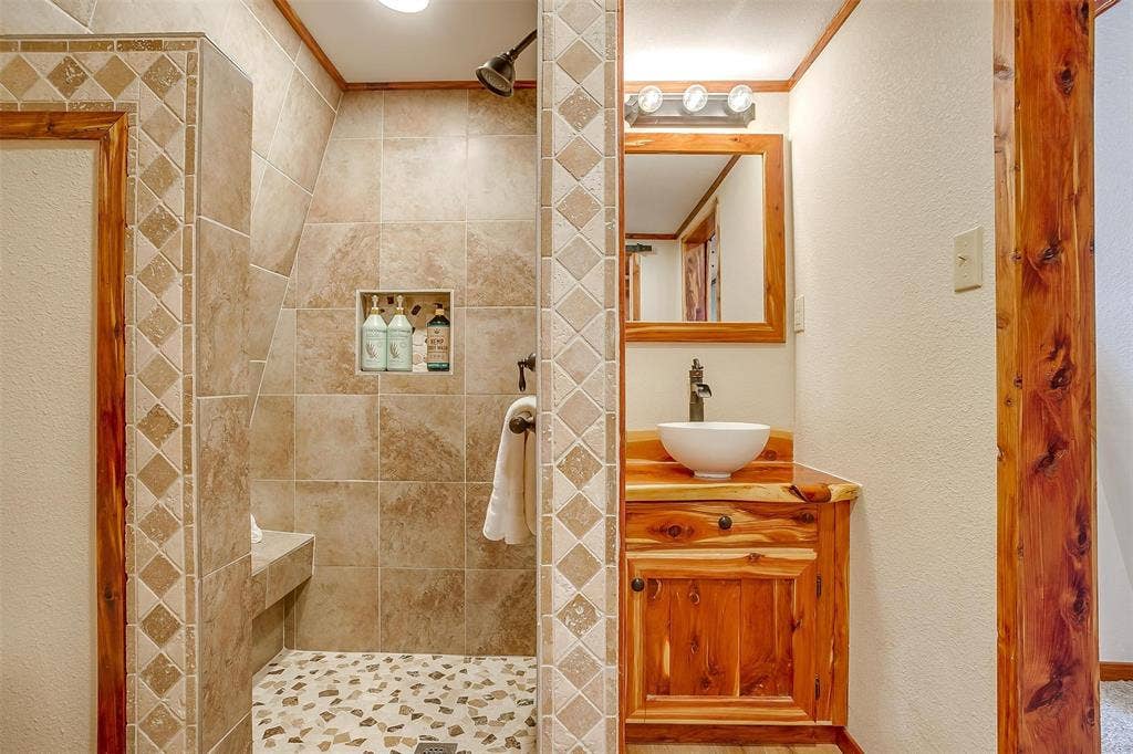 3209 Midway Court, Granbury, TX 76049 3209 Midway Court, Granbury, TX 76049