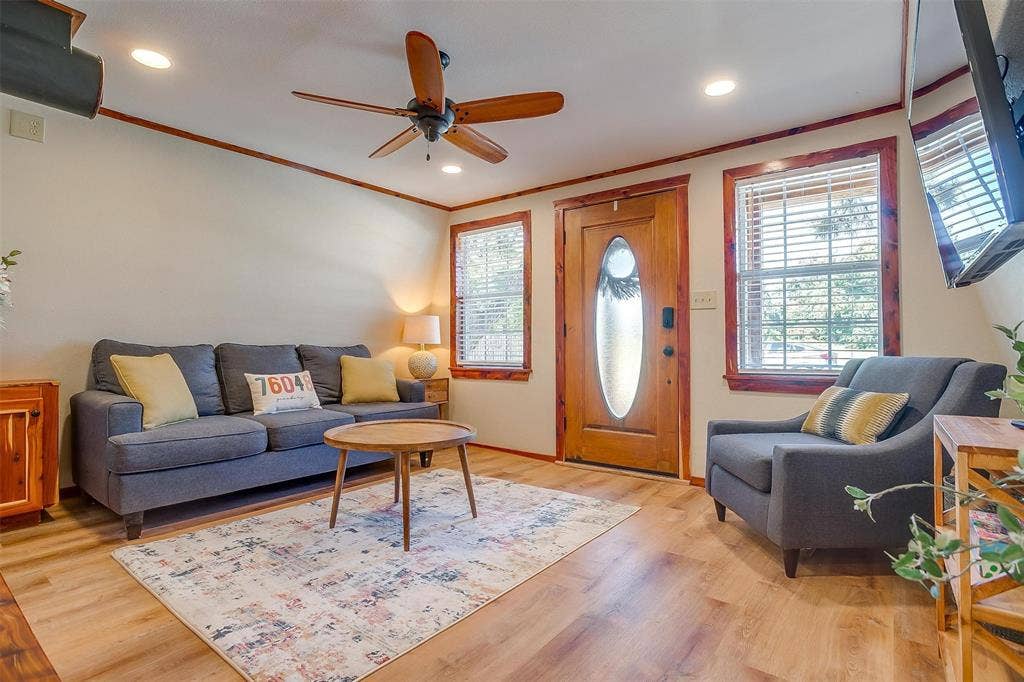 3209 Midway Court, Granbury, TX 76049 3209 Midway Court, Granbury, TX 76049