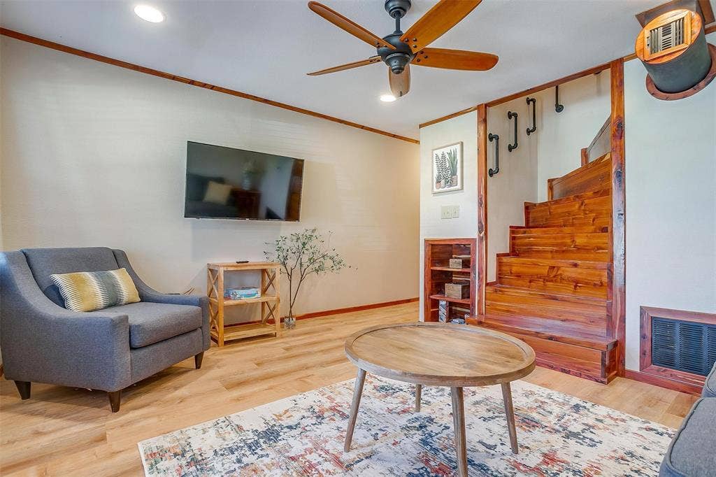 3209 Midway Court, Granbury, TX 76049 3209 Midway Court, Granbury, TX 76049