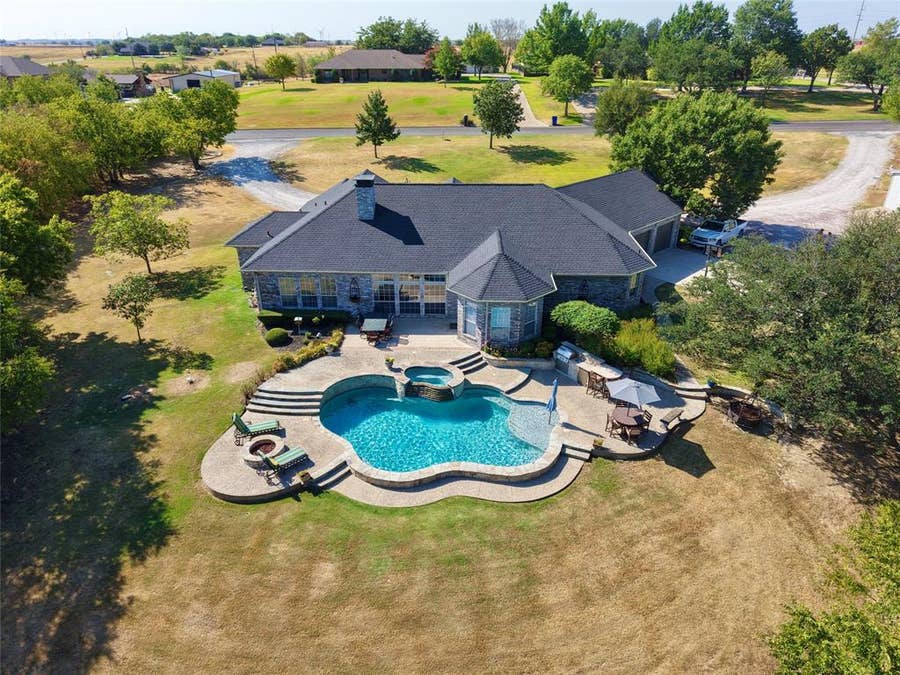 Property photo for 301 Hillside Drive, Muenster, TX