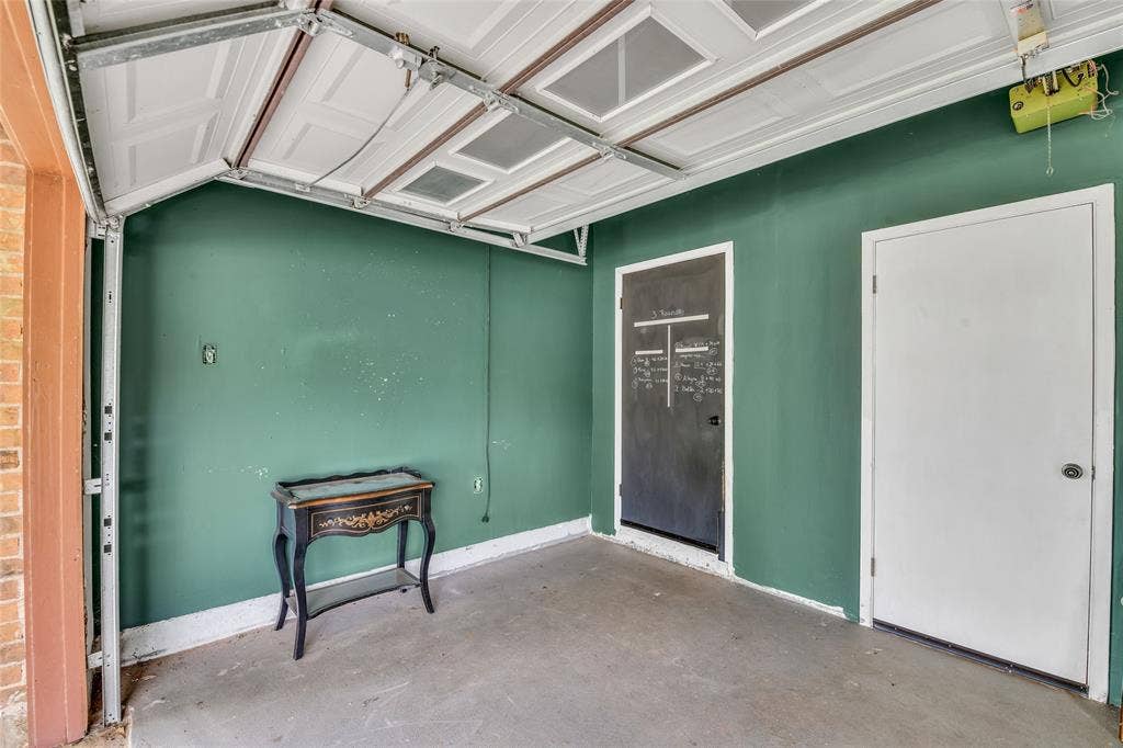 609 Cooper Lane, Kennedale, TX 76060