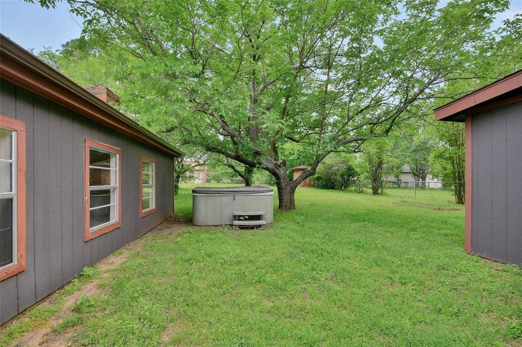609 Cooper Lane, Kennedale, TX 76060