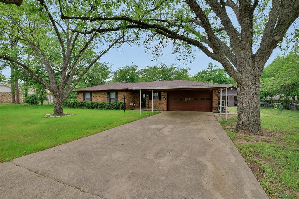 609 Cooper Lane, Kennedale, TX 76060