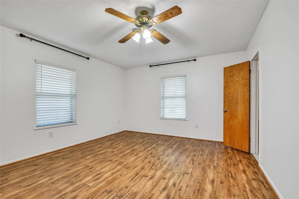 609 Cooper Lane, Kennedale, TX 76060