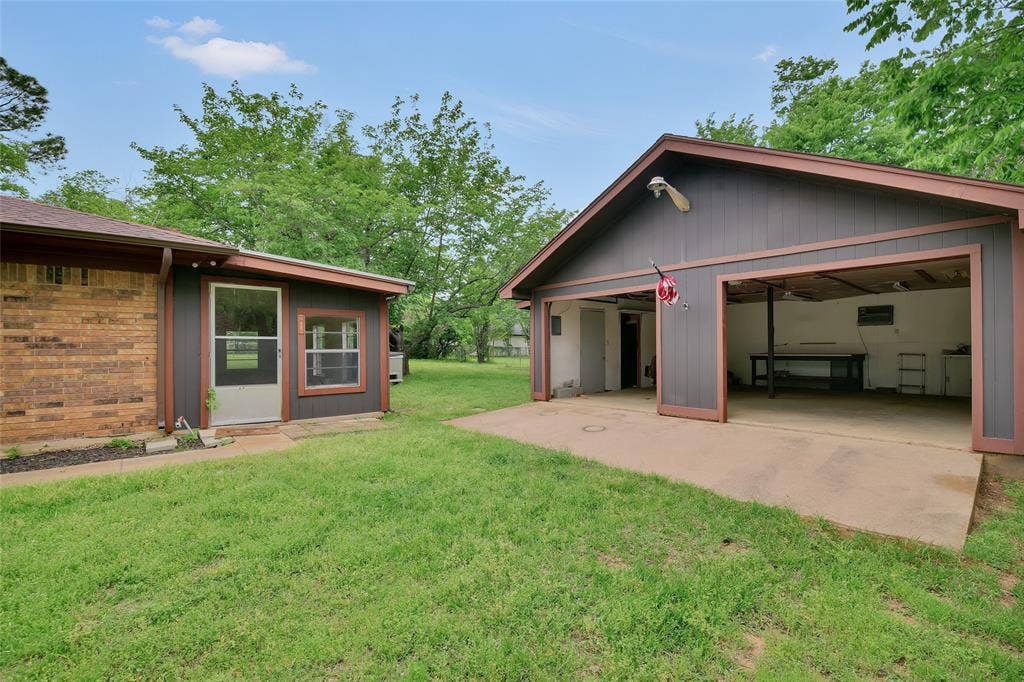 609 Cooper Lane, Kennedale, TX 76060
