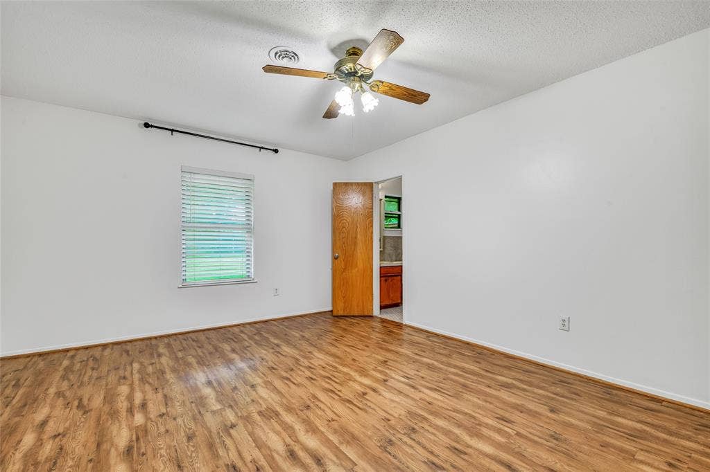 609 Cooper Lane, Kennedale, TX 76060