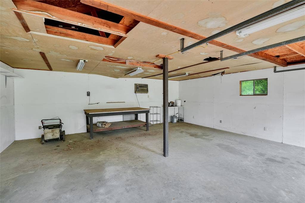 609 Cooper Lane, Kennedale, TX 76060